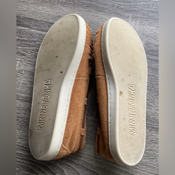 Women’s Minnetonka moccassins - Picture 8 of 9